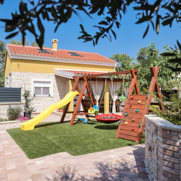 Hidden Oasis , Hidden Oasis  Vir