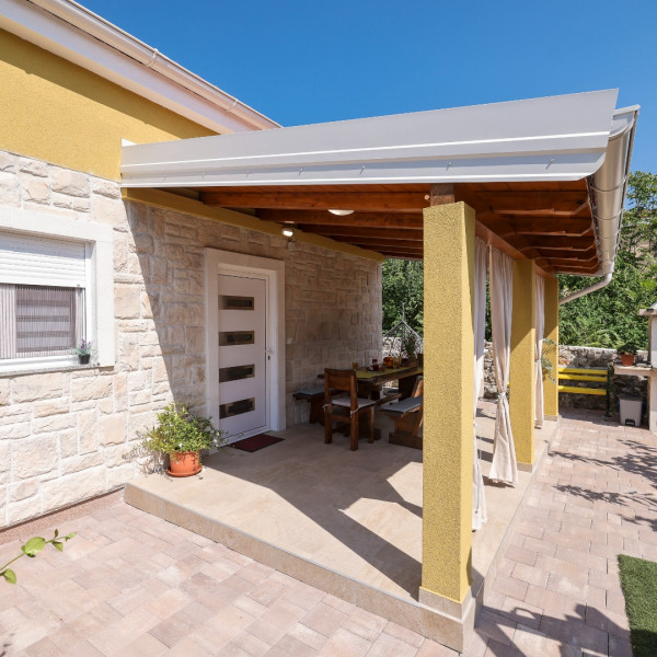 Hidden Oasis , Hidden Oasis  Vir