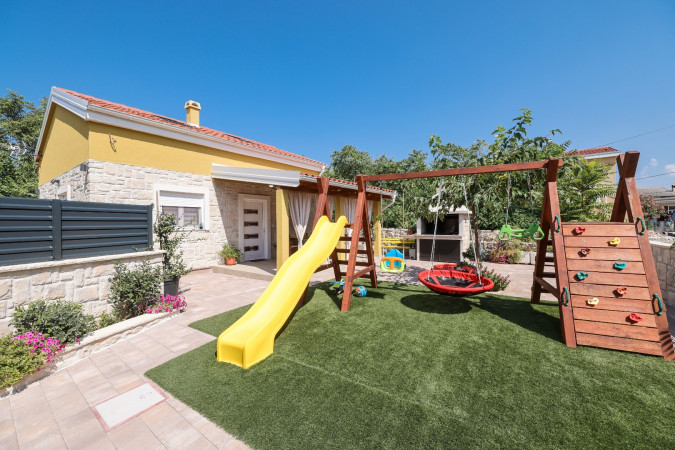 Exterior, Hidden Oasis  Vir