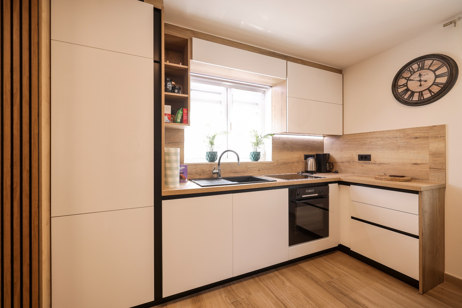 Holiday house Hidden Oasis - Peaceful Stay and Prime Location — Steps from the Beach, Hidden Oasis  Vir